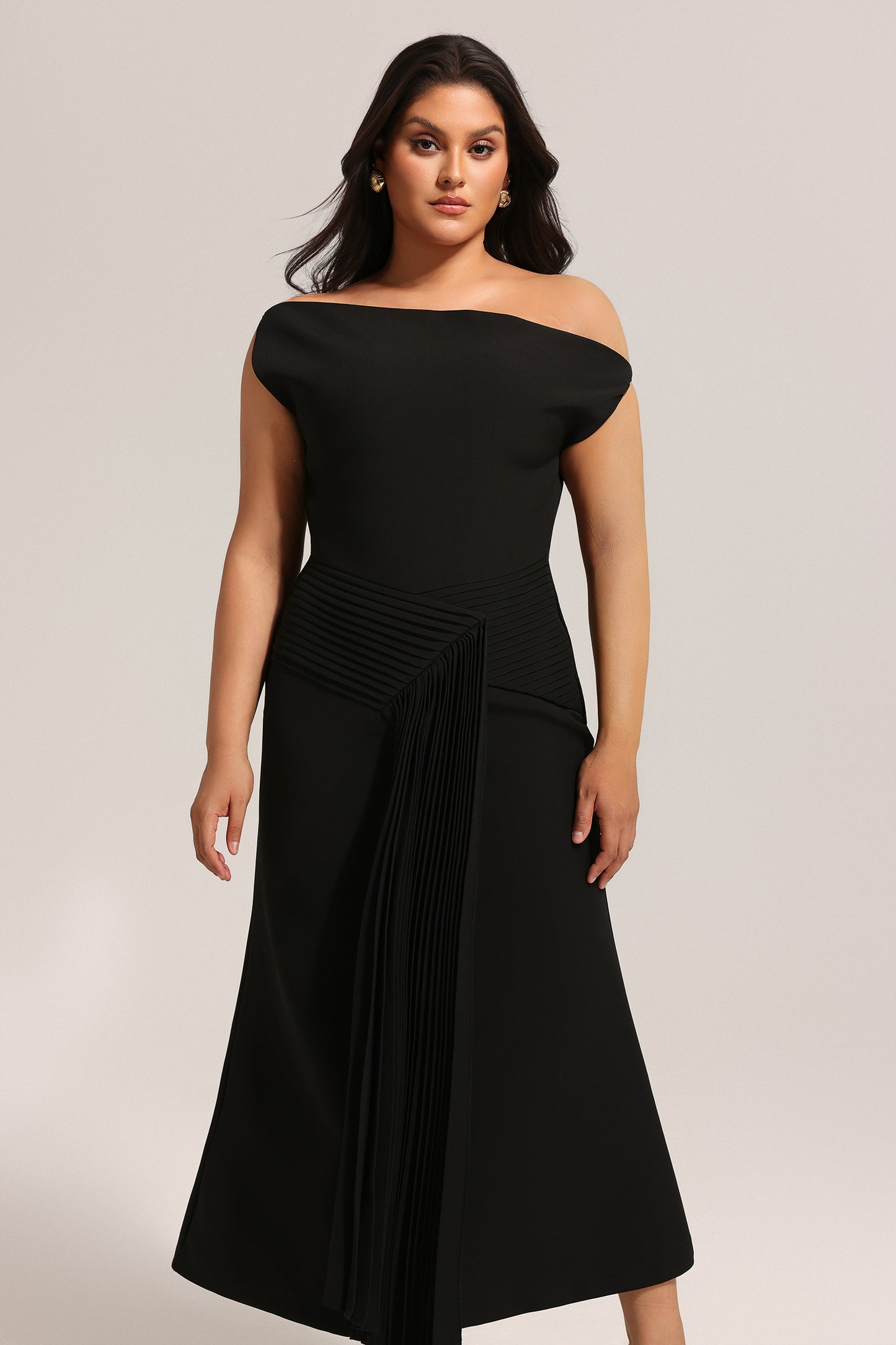 Vestido Midi Juny com Ombro Oblíquo e Pregas