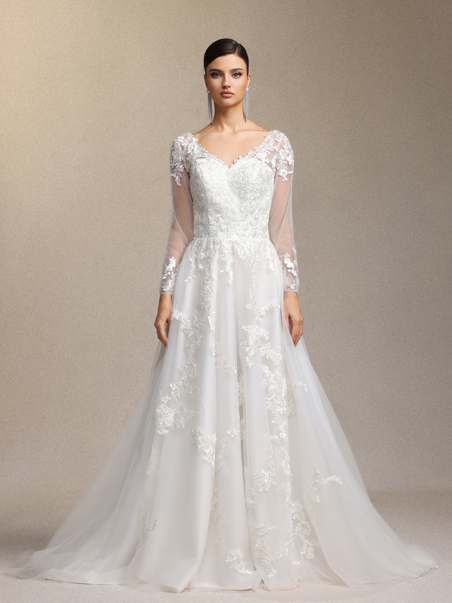 Vestido de Noiva Dolcie Decote em V com Patchwork de Renda e Tule