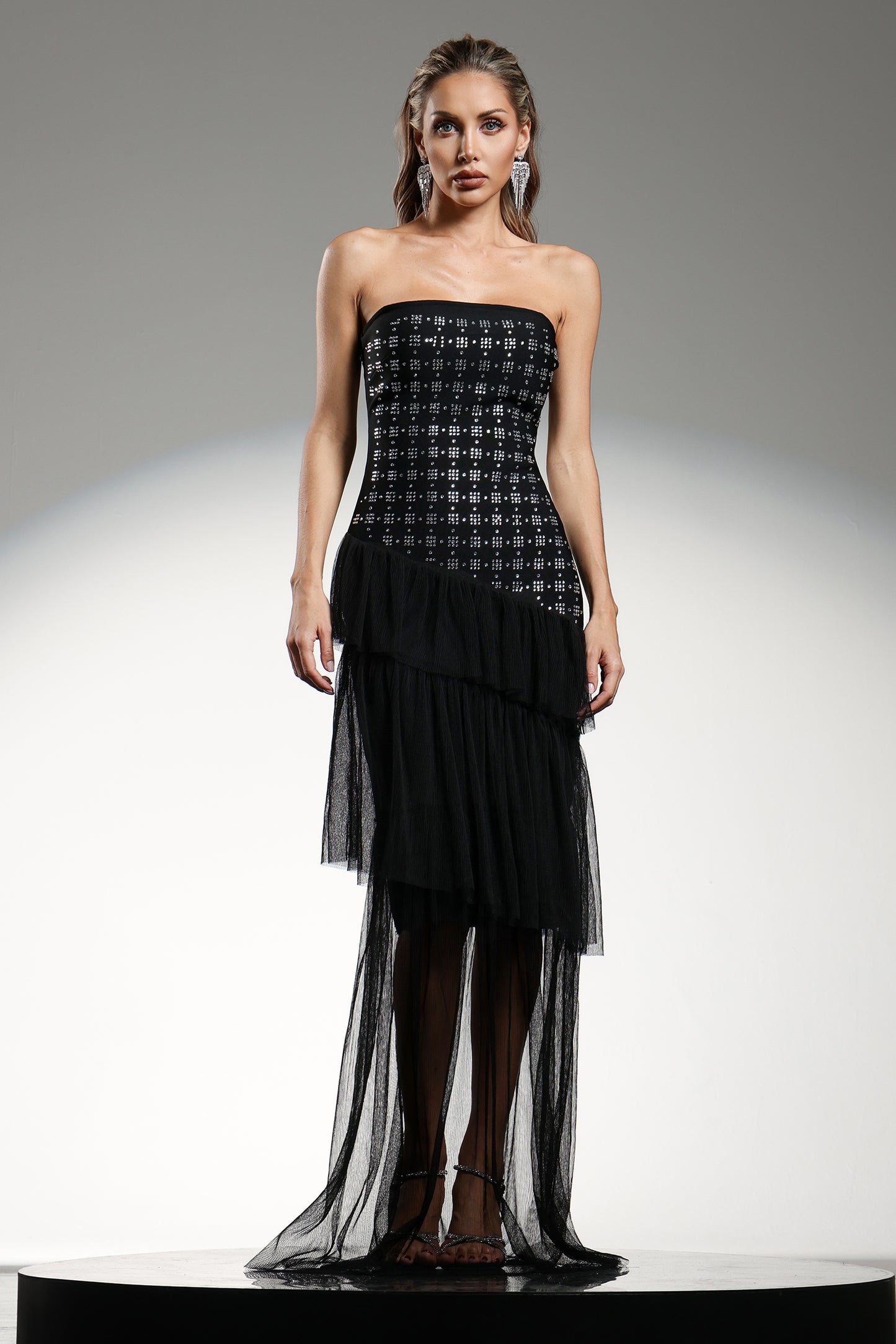 Vestido Maxi Lunia sem Mangas com Aplicações de Diamantes