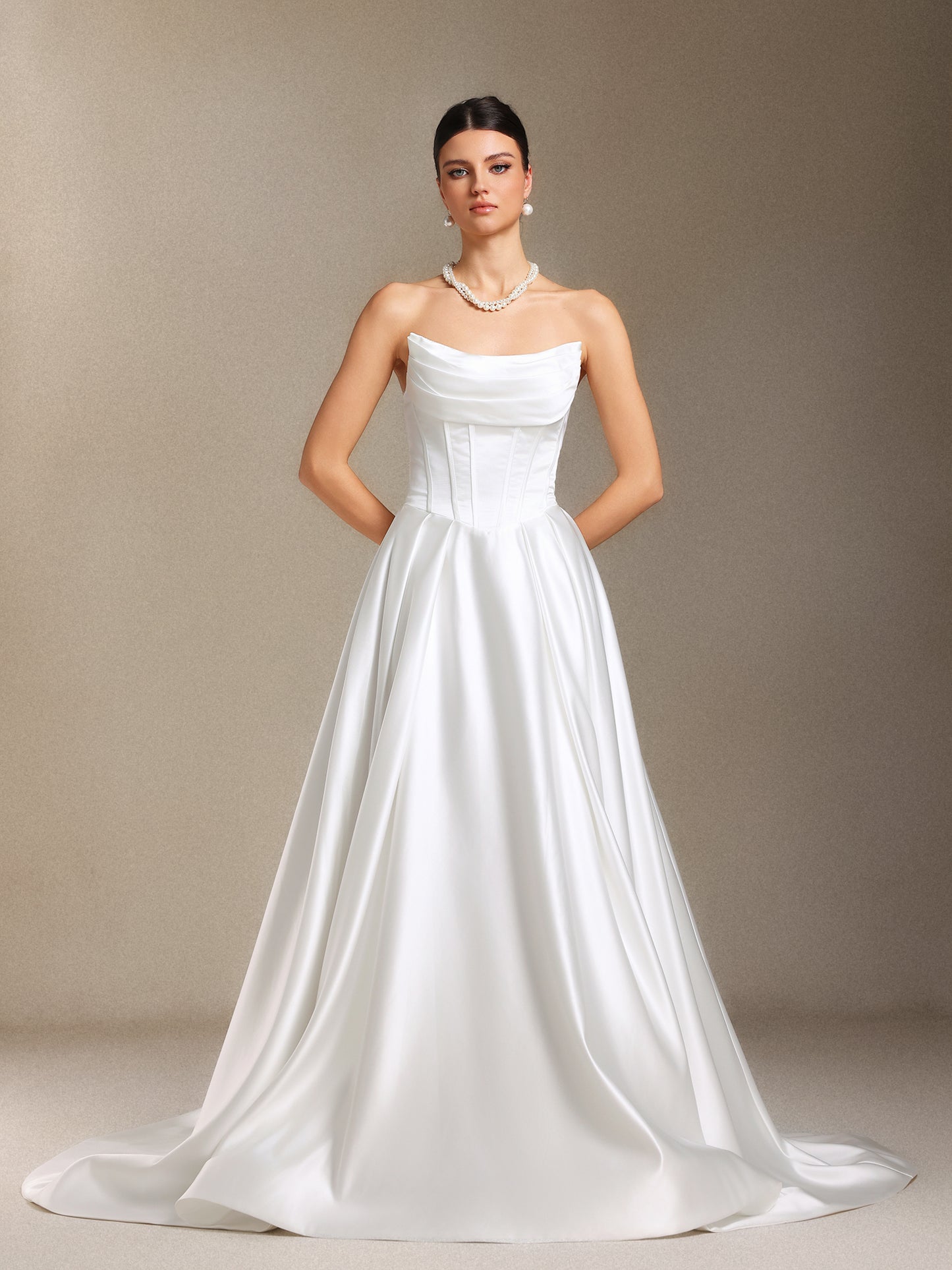 Vestido de Noiva Maxi Waza com Aplicações de Espinha de Peixe