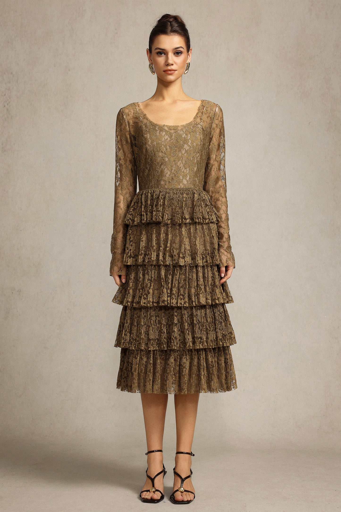 Vestido Maxi Hella com Renda e Mangas Longas
