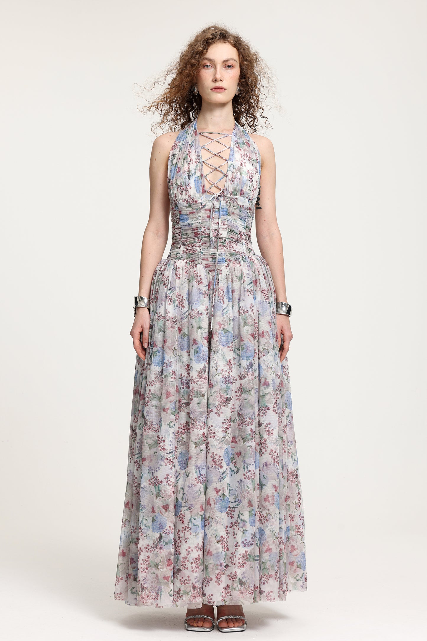Vestido Longo Halter em Tule Floral com Cadarço