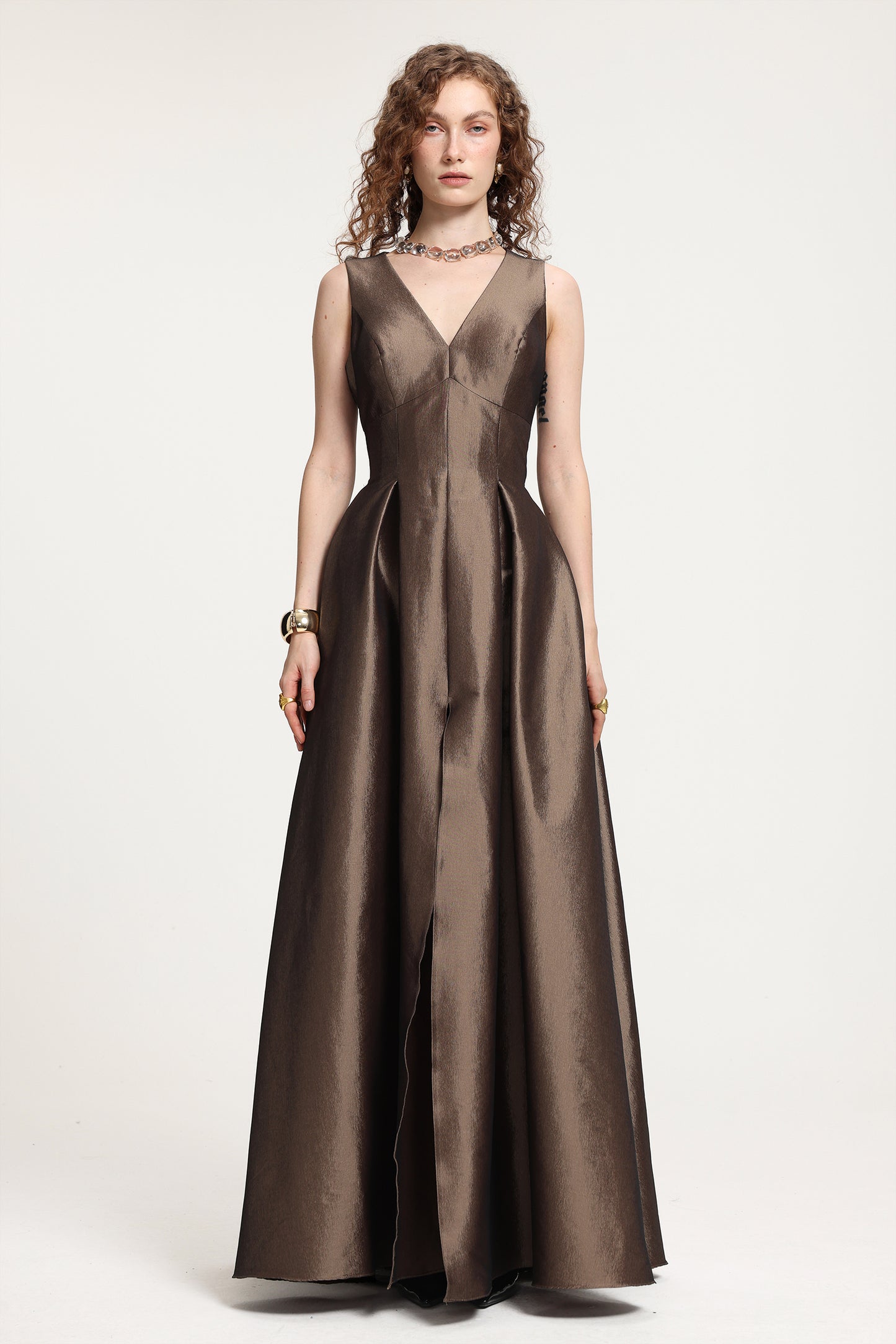 Vestido Longo em Cetim Metalizado - Decote em V