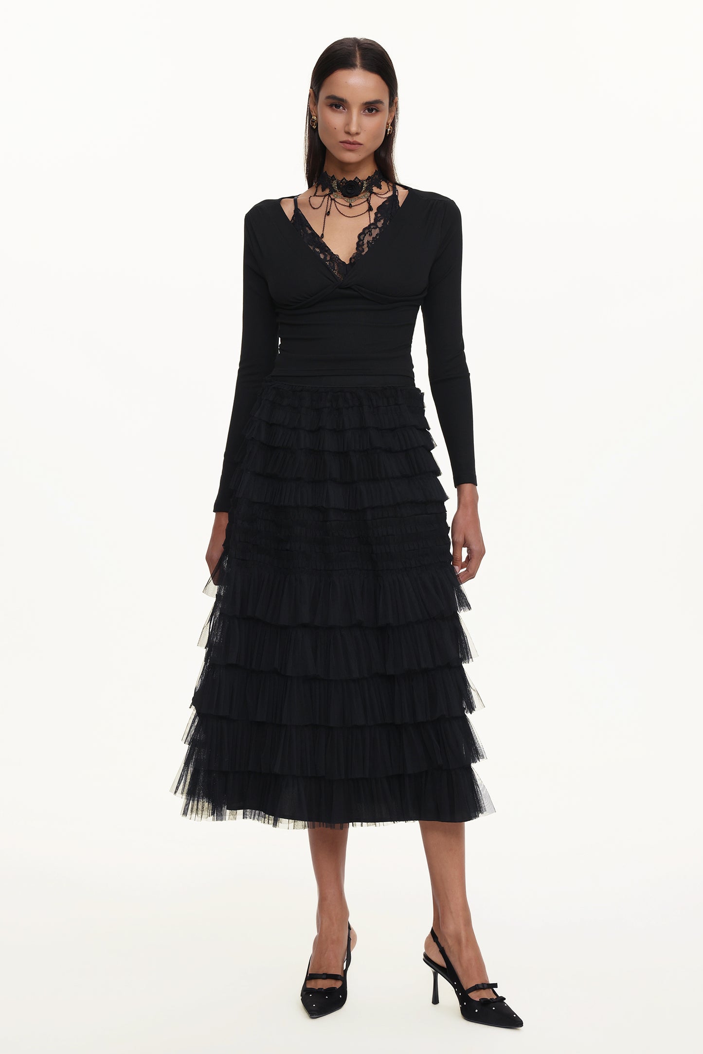 Vestido Maxi Tihila em Renda com Decote V e Manga Longa