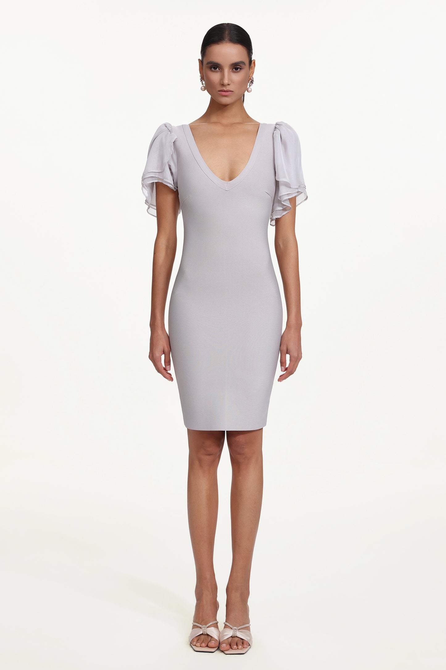 Vestido Midi Winiva com Decote V e Manga Curta