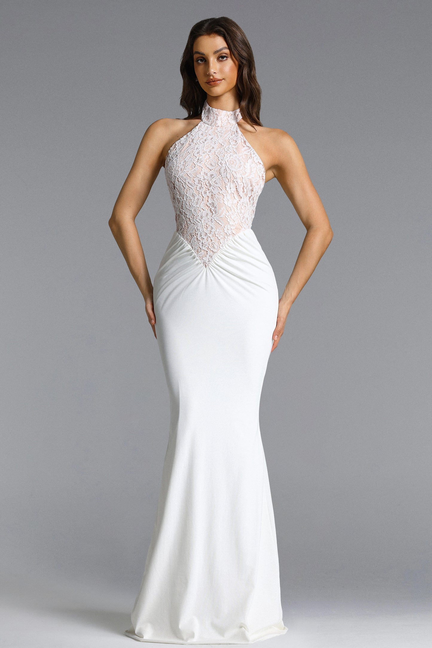Vestido Maxi Fahrenheit em Renda com Decote Halter