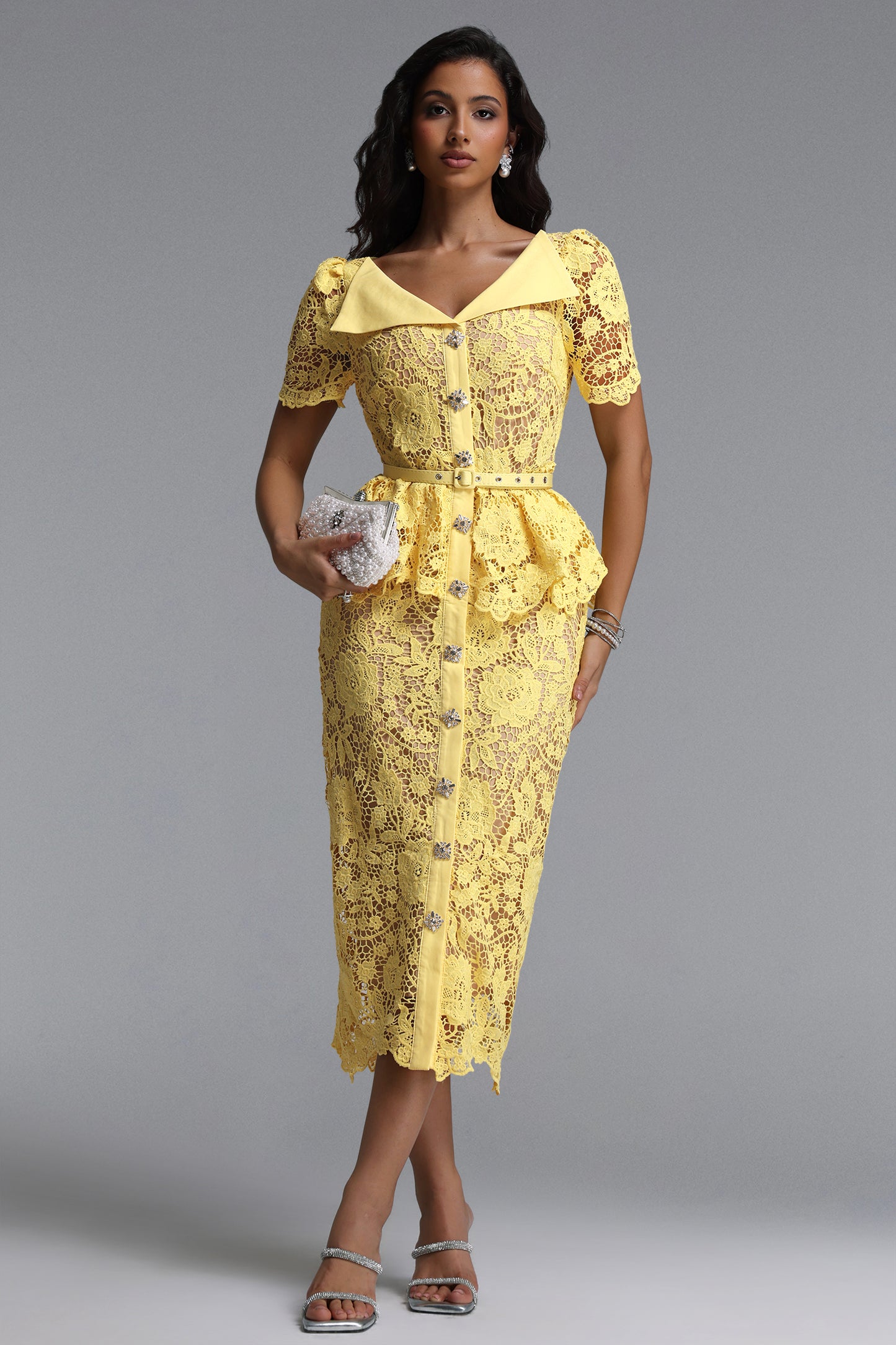 Vestido Maxi Quinn Renda Floral Manga Curta Cintura Marcada