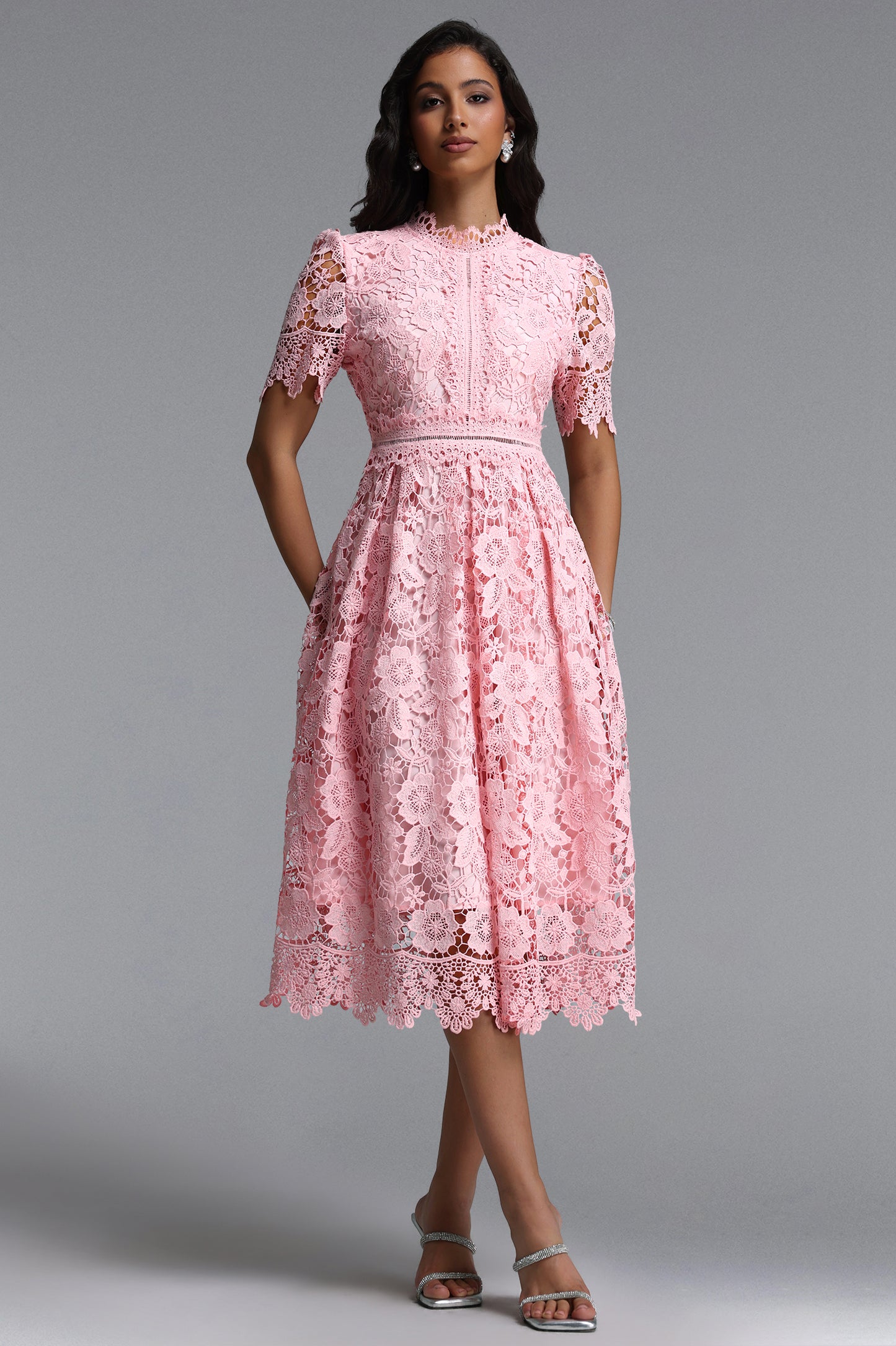 Vestido Midi Valema em Renda Floral