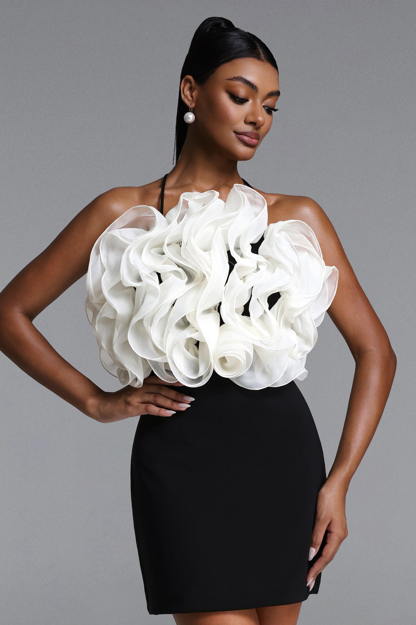 Halter Dress Eweny com Babado