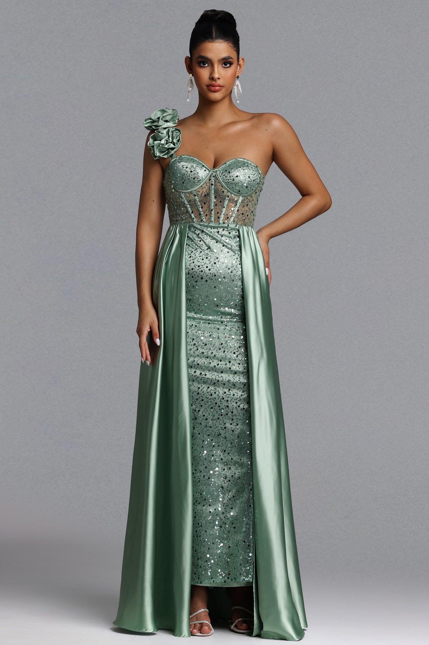 Vestido Maxi Zeren com Um Ombro e Paetês