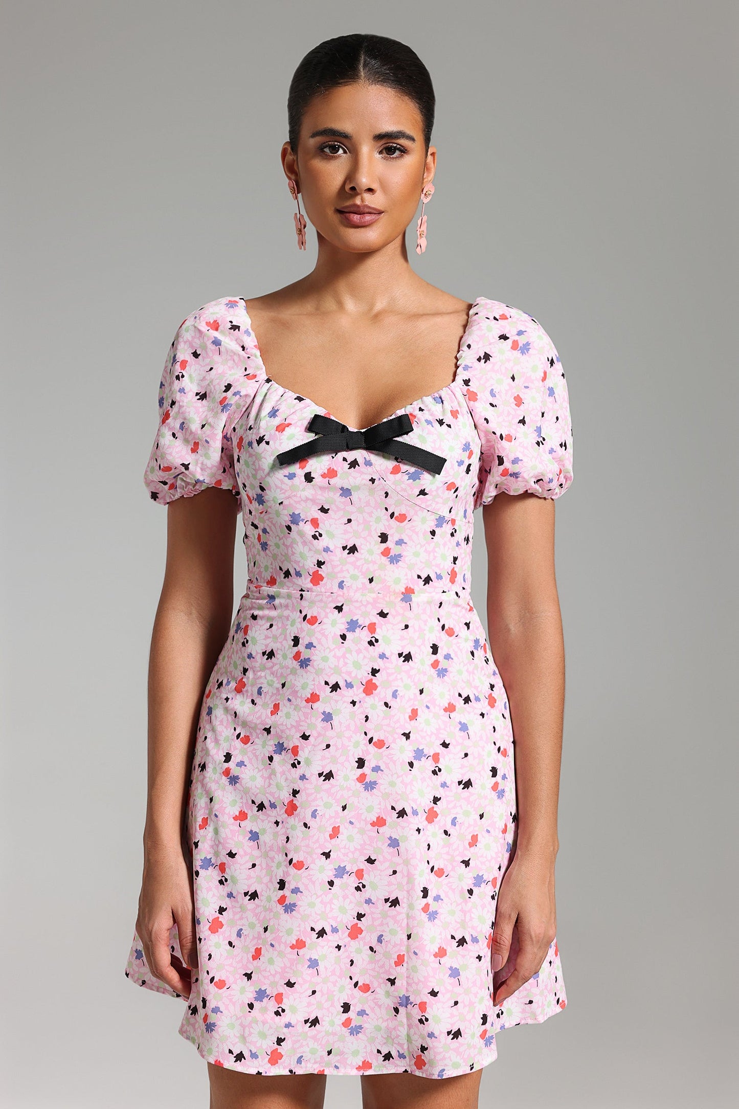Vestido Mini Vanessa com Mangas Bufantes e Estampa