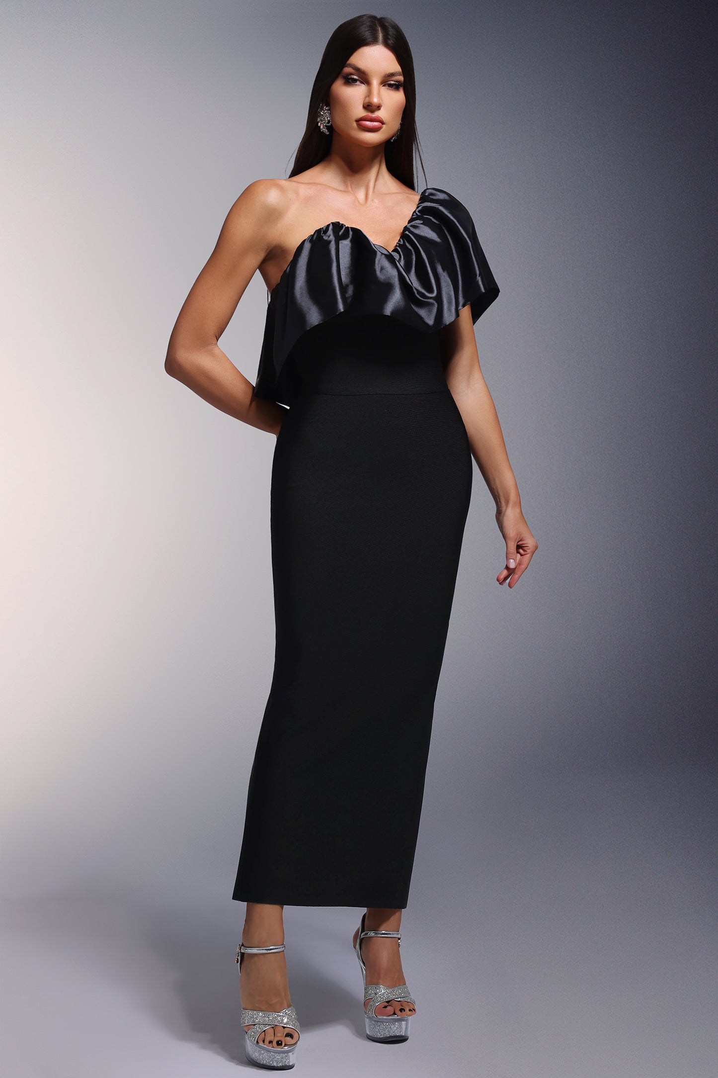 Vestido Maxi Namia com Assimetria e Babado