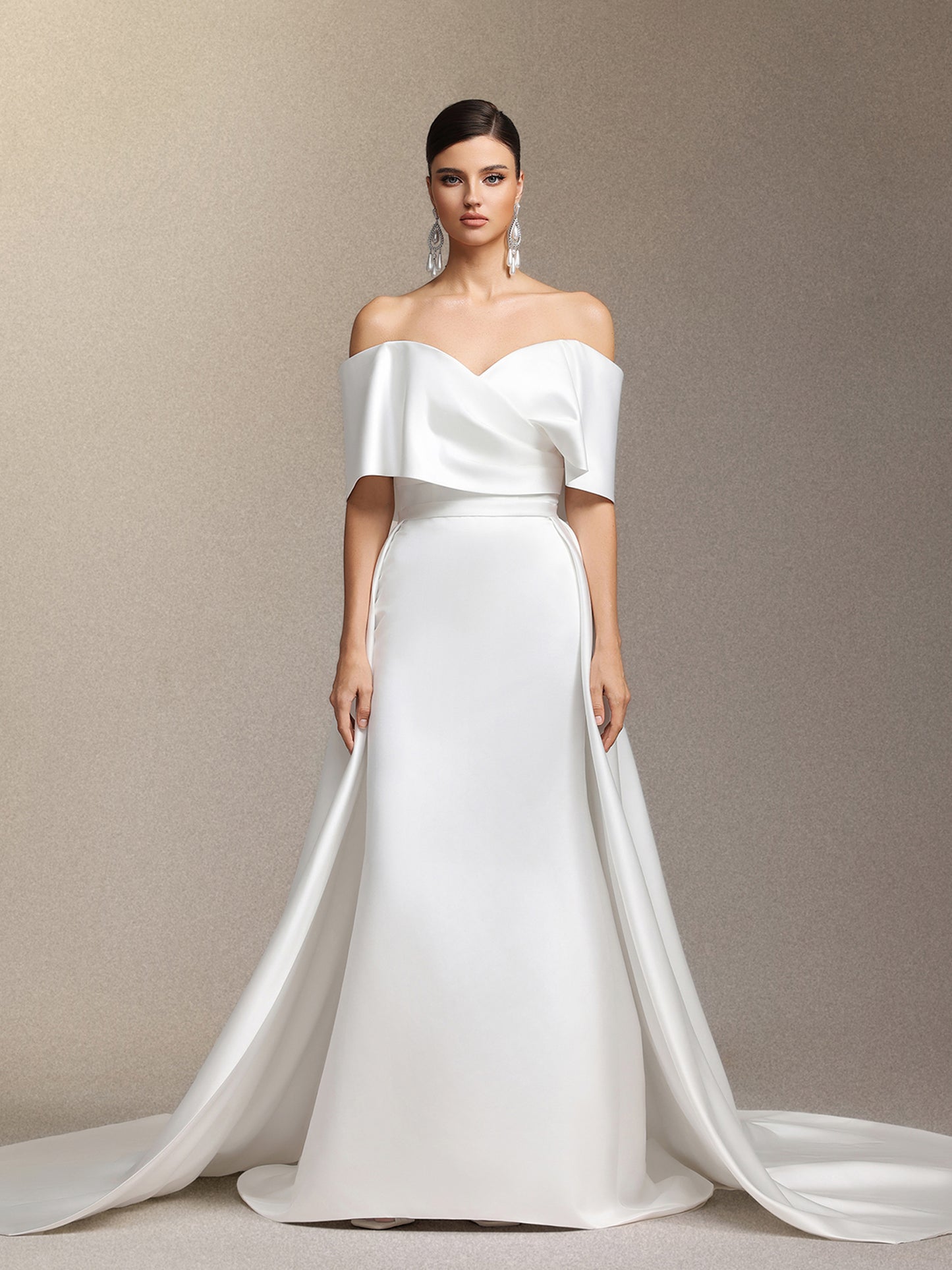 Vestido de Noiva Quinta Ombro a Ombro com Cauda