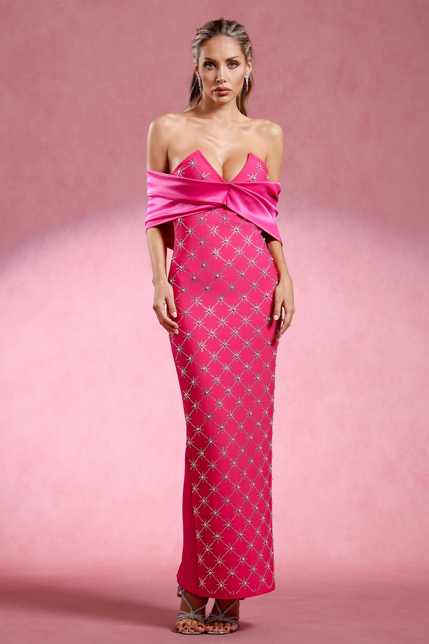 Vestido Maxi Haliya, Ombro a Ombro, Decote em V, Efeito Bandage Cravejado