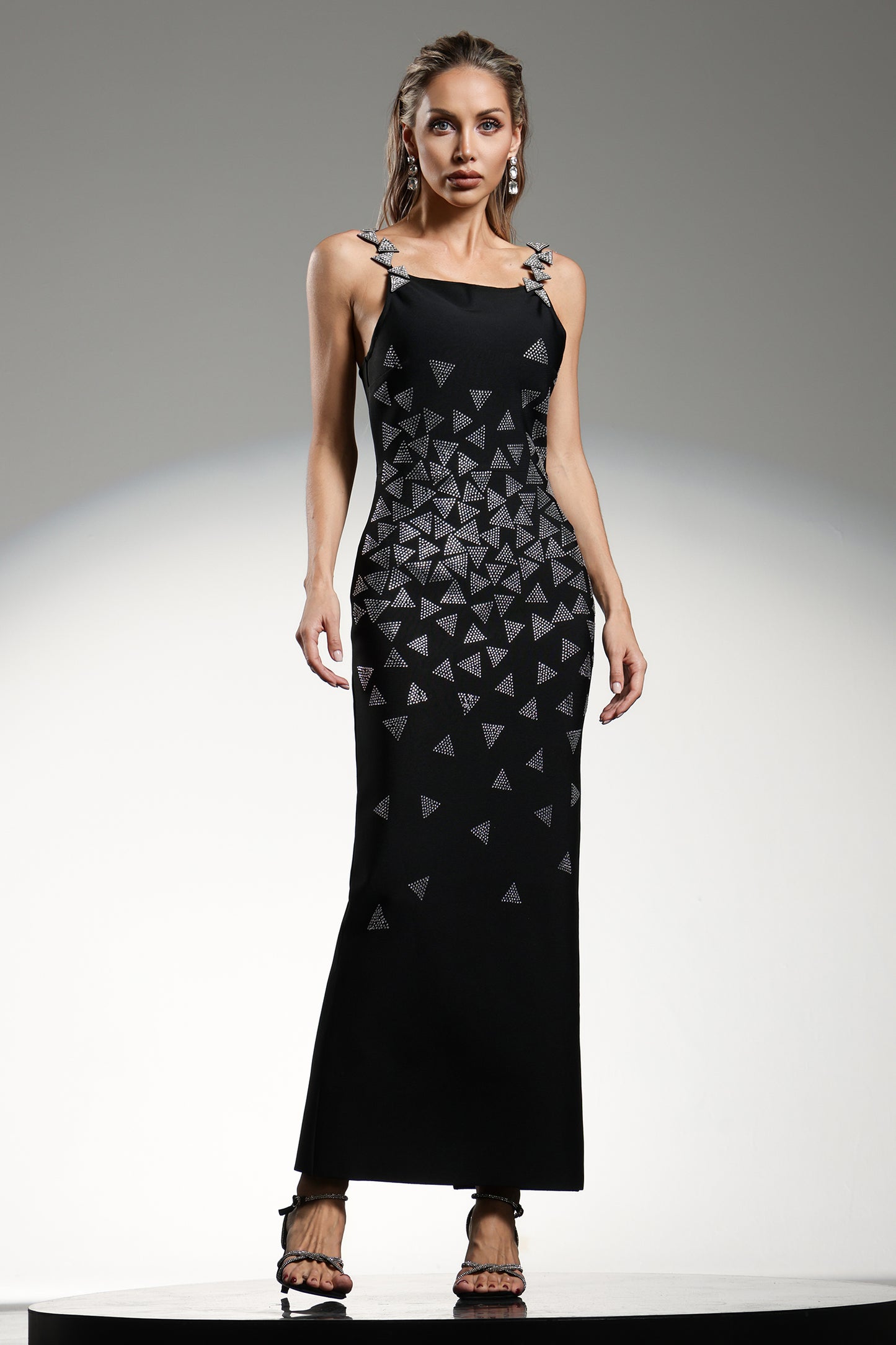 Vestido Maxi Zaniah Bandage sem Mangas com Detalhe Diamante Triangular