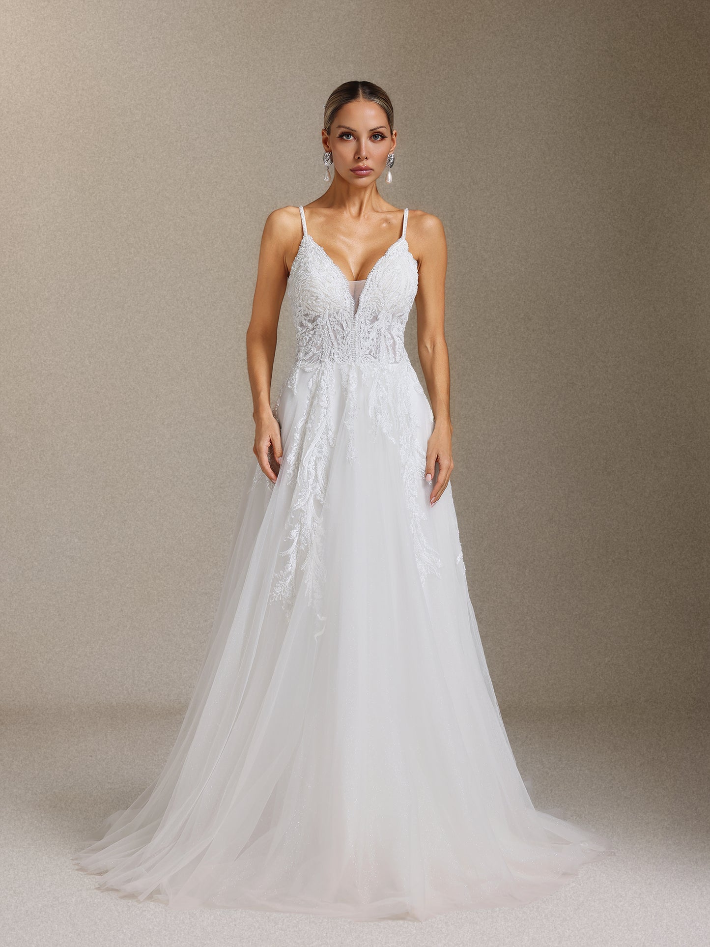 Vestido de Noiva Yetta Maxi com Renda Aplicada e Halter