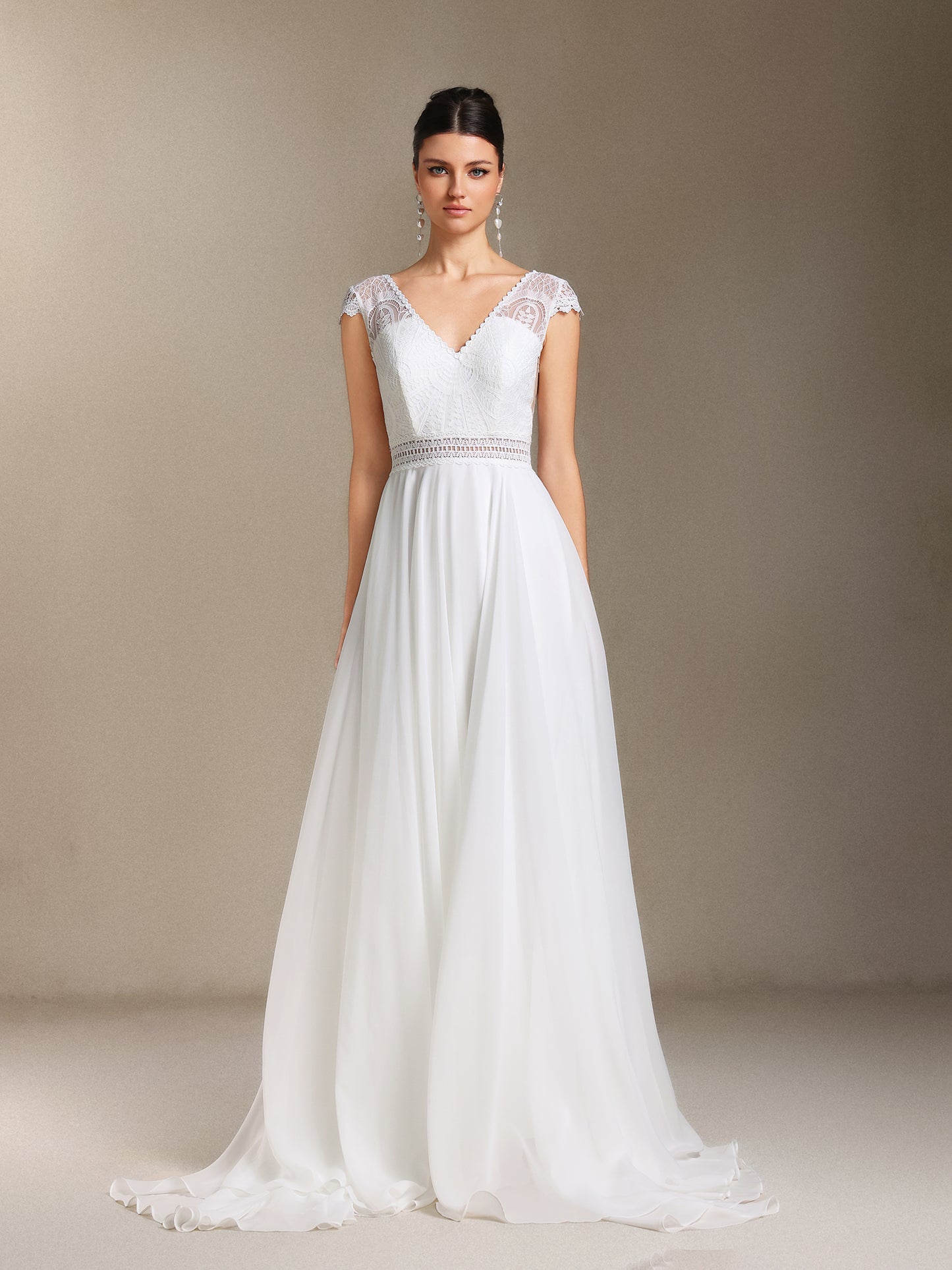 Vestido de Noiva Eudora com Renda, Chiffon e Decote V