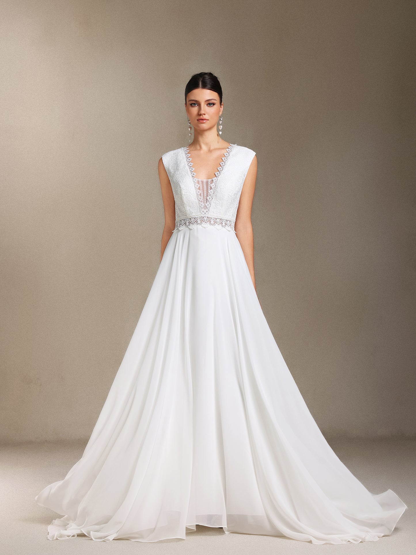 Vestido de Noiva Soraya com Renda, Chiffon e Costas Nuas