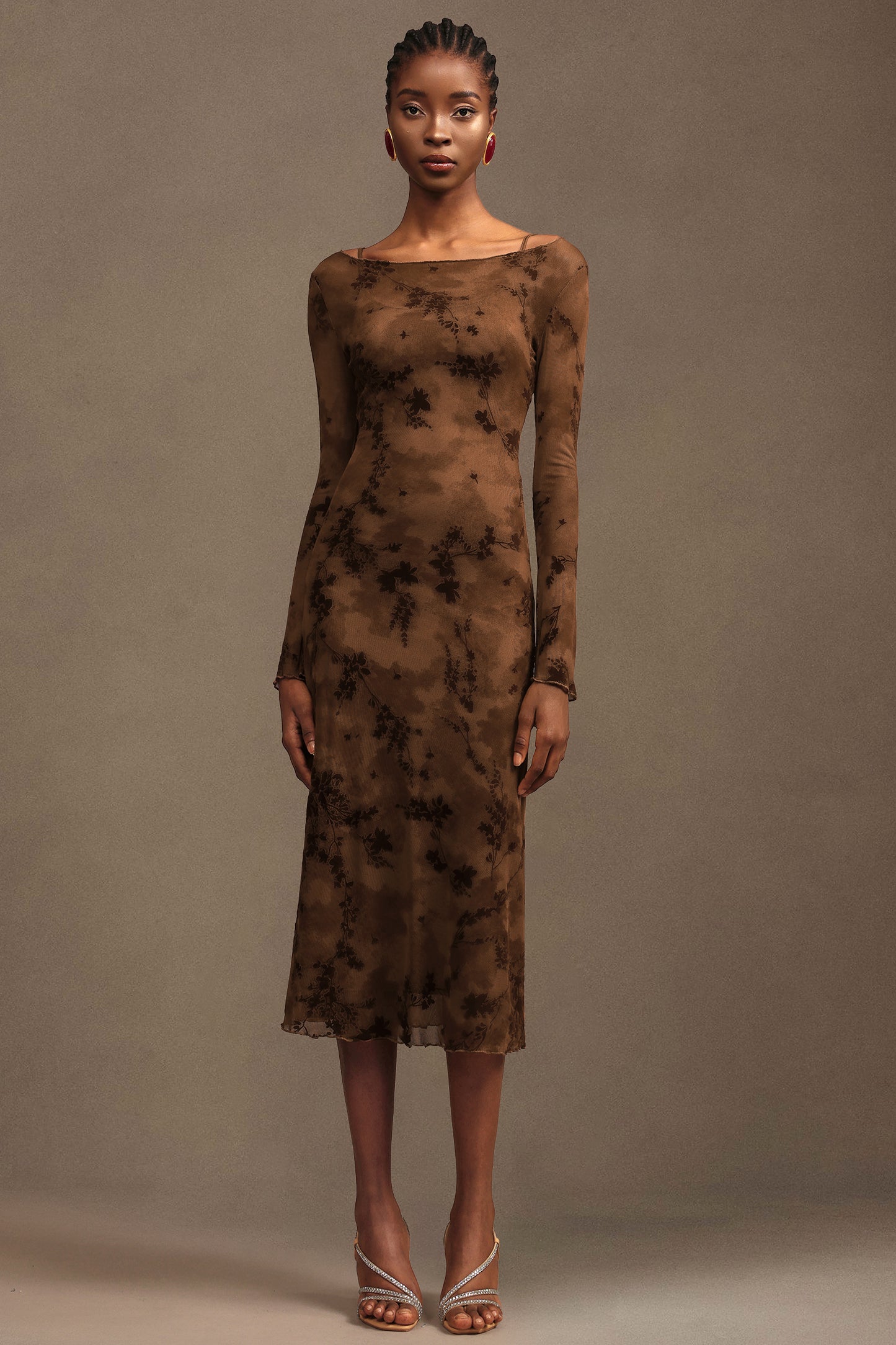 Vestido Jinx em Mesh Manga Longa Midi