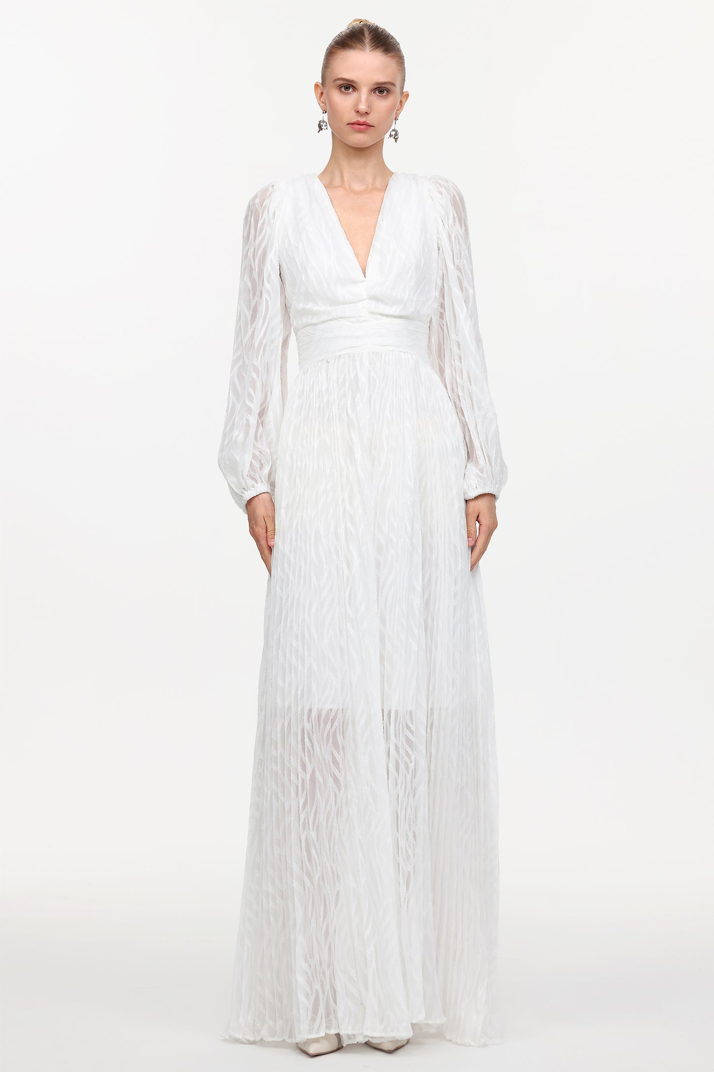 Vestido Maxi Loretta Gola em V Manga Longa Tecido Plissado