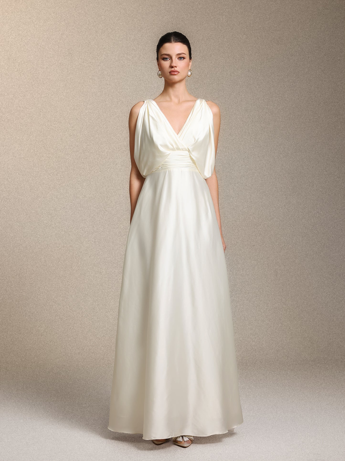 Vestido Maxi Heleza em Cetim, Decote em V e Franzidos