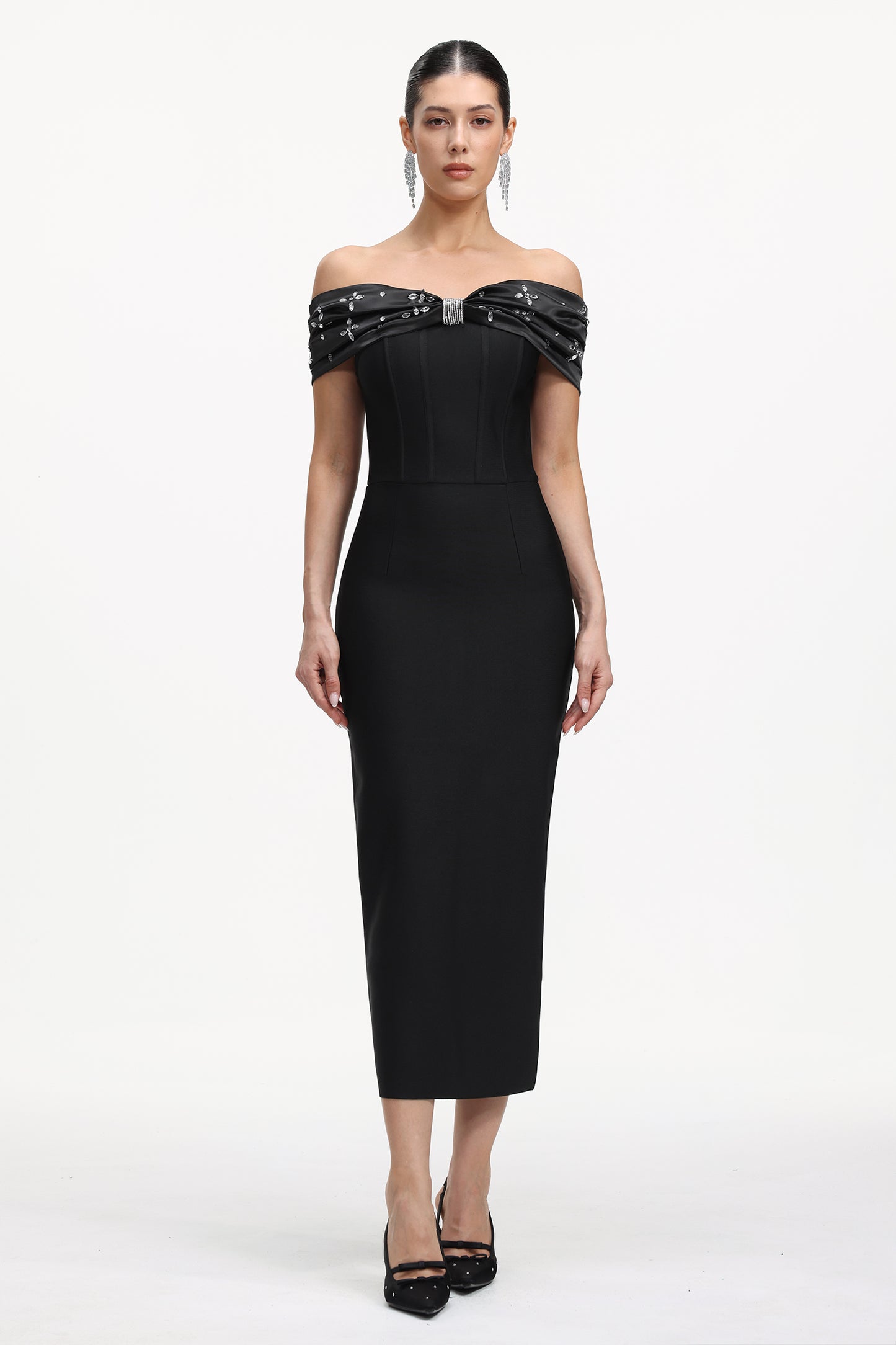 Vestido Maxi Lilya com Strass e Ombro a Ombro