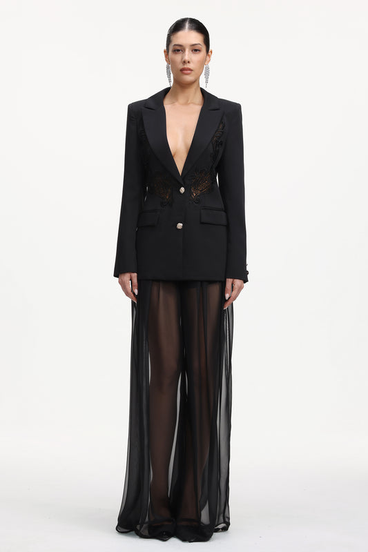 Blazer Huresa com Manga Longa e Detalhe em Renda