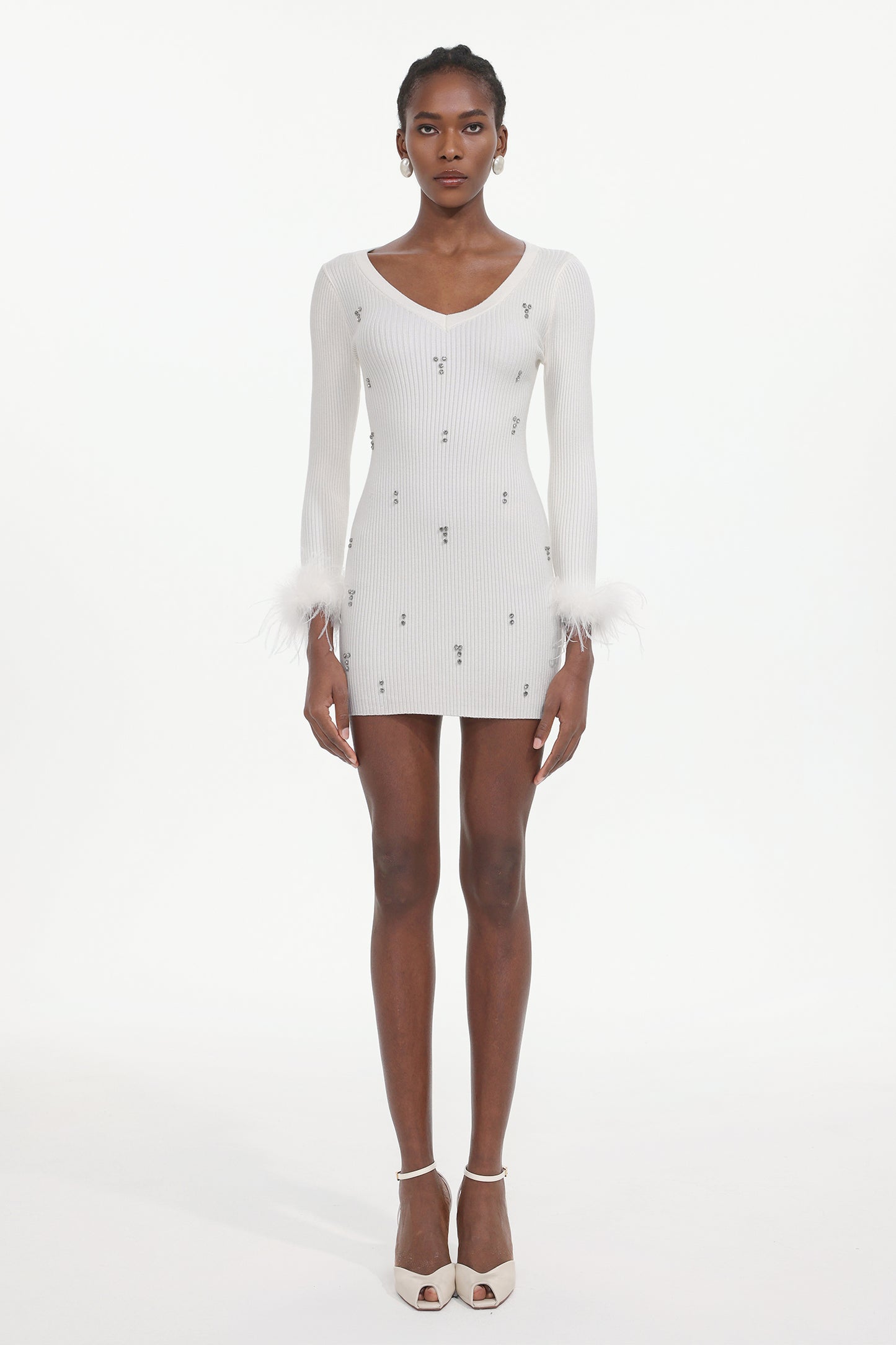 Vestido Mini Moua em Tricô com Strass e Penas - Branco