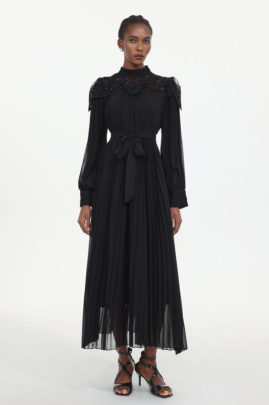 Vestido Maxi Larry Resort em Renda com Pregas