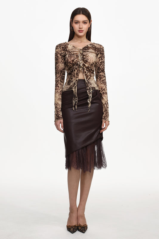 Conjunto Yuhie Vintage: Top Flocked e Saia de Couro Sintético