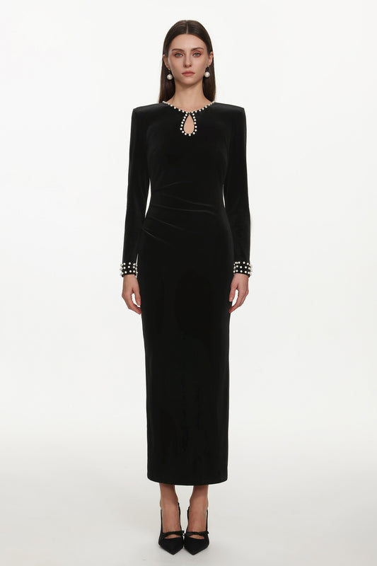 Maxi Dress Omega Classic com Recorte e Pérolas em Veludo