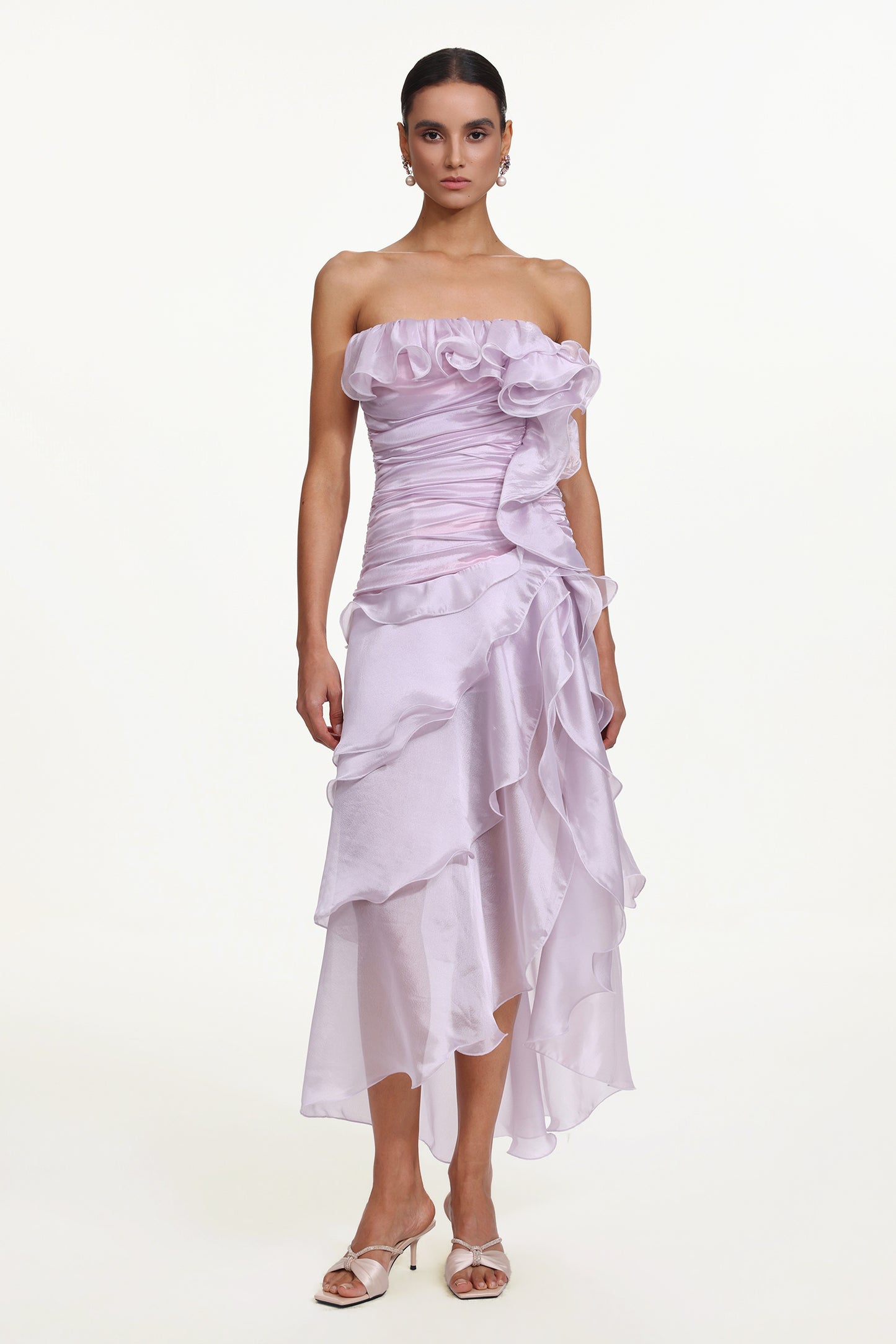 Vestido Longo Jellay com Decote Strapless e Fenda Assimétrica