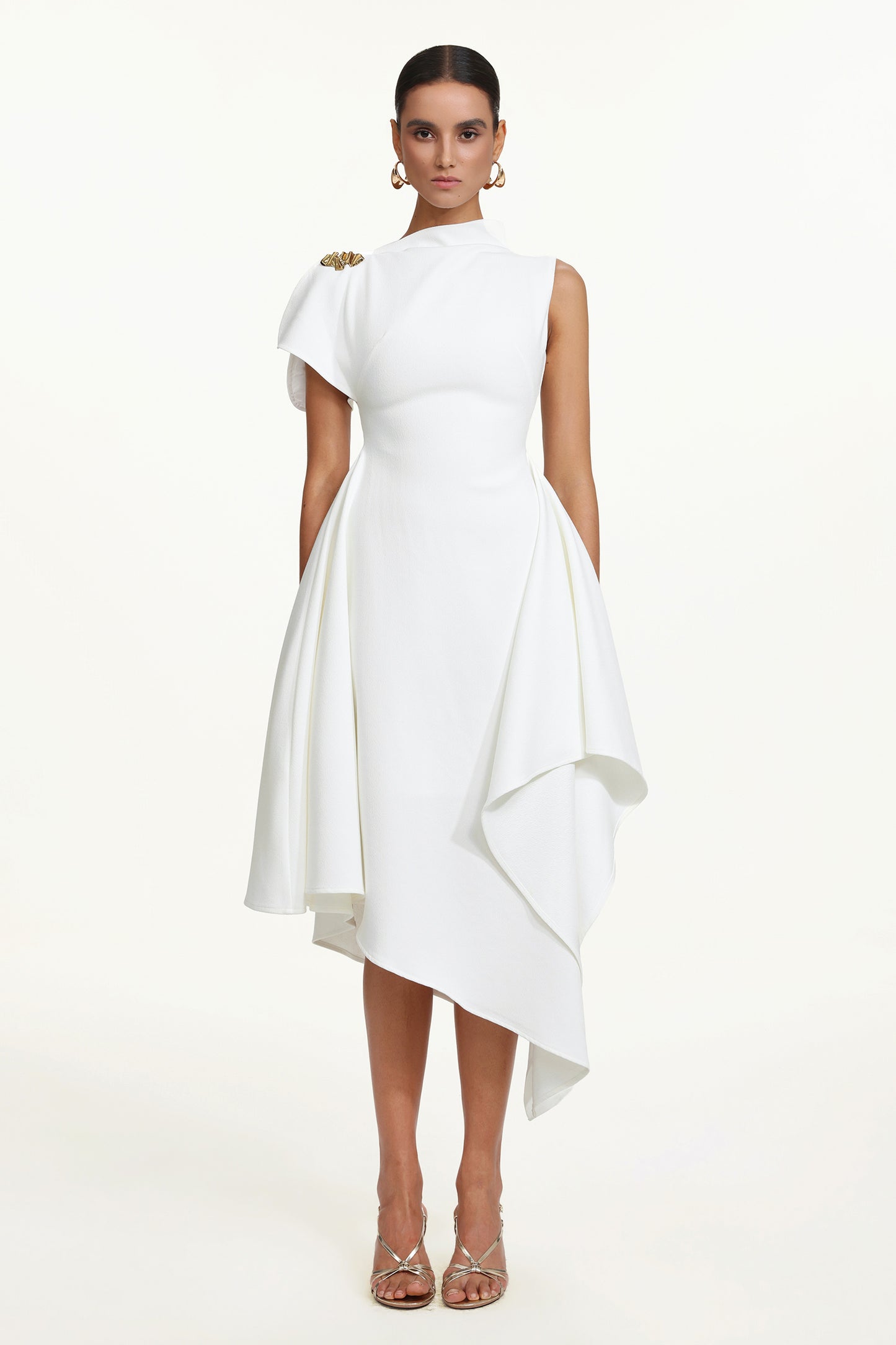 Vestido Maxi Weren com Decote Alto e Corte Assimétrico