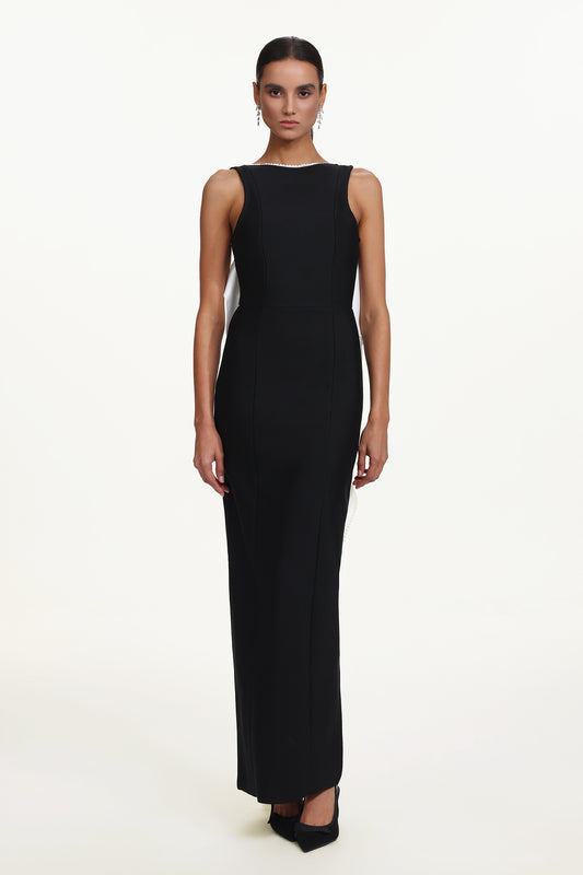 Vestido Maxi Sakude com Aplicações de Pérolas, Decote nas Costas