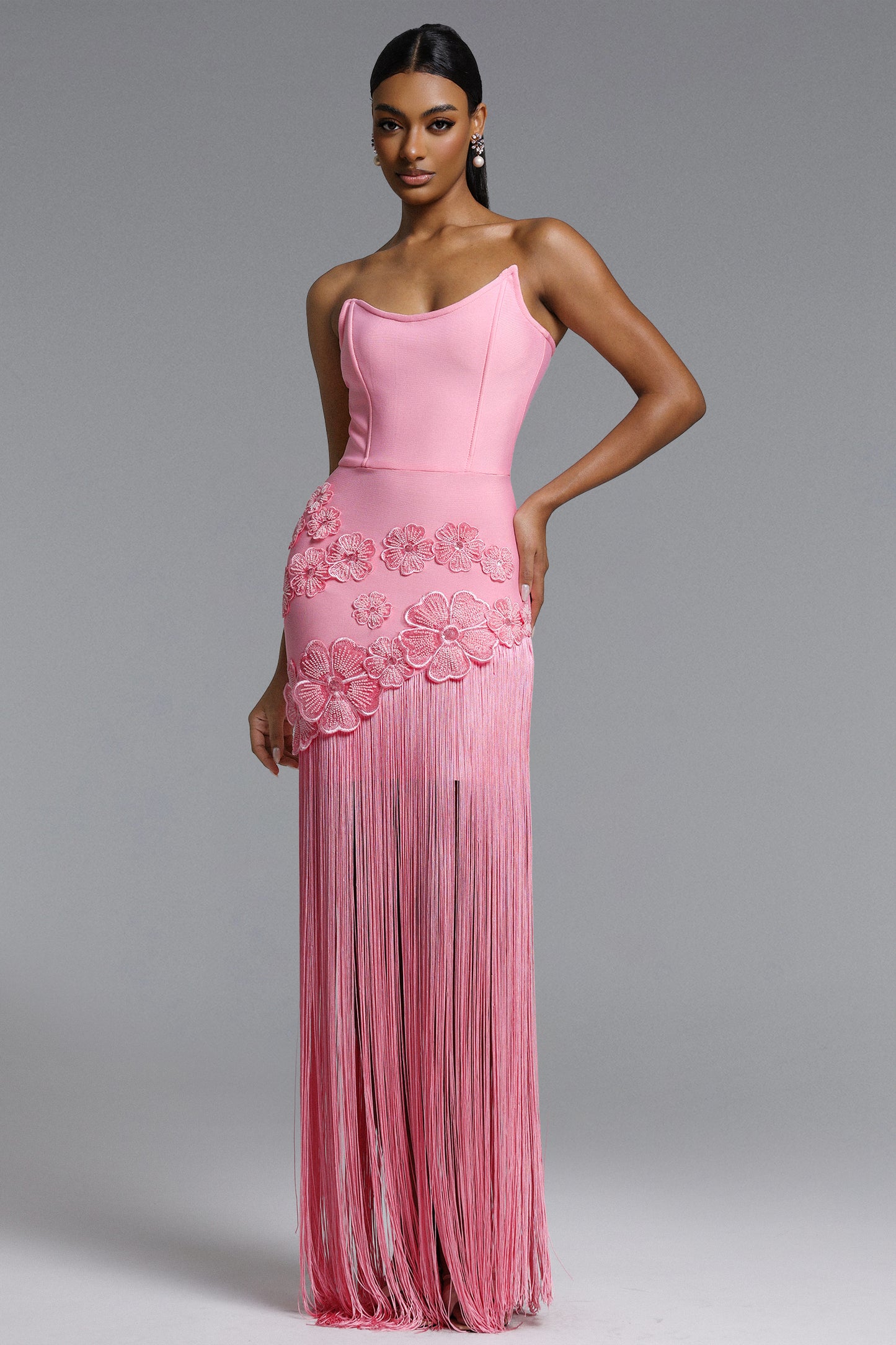 Vestido Longo Ezgi com Decote Tomara que Caia e Franjas Florais