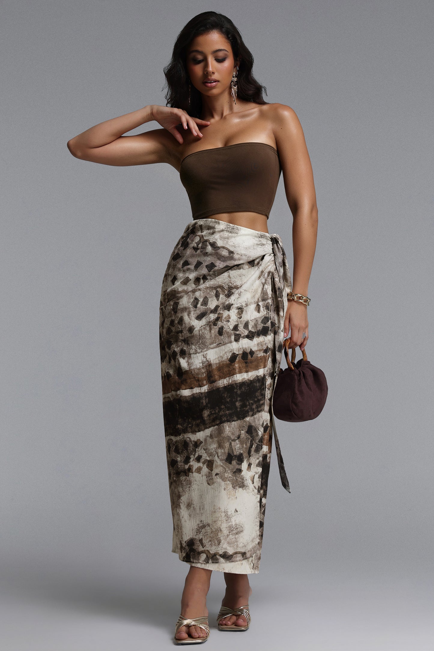 Conjunto Zavan Resort: Blusa Ombro Único em Tricô e Saia Estampada