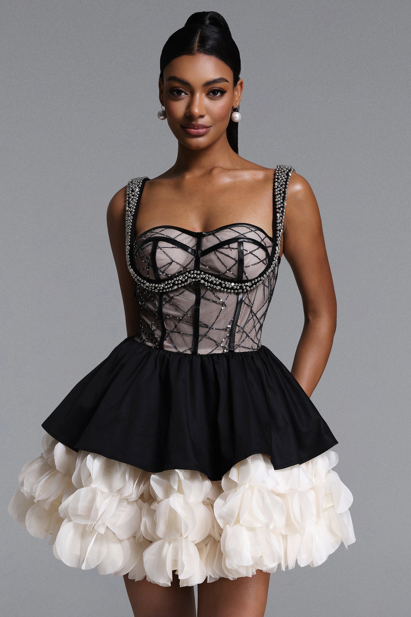 Vestido Mini Kiavia Romântico com Paetês e Contas