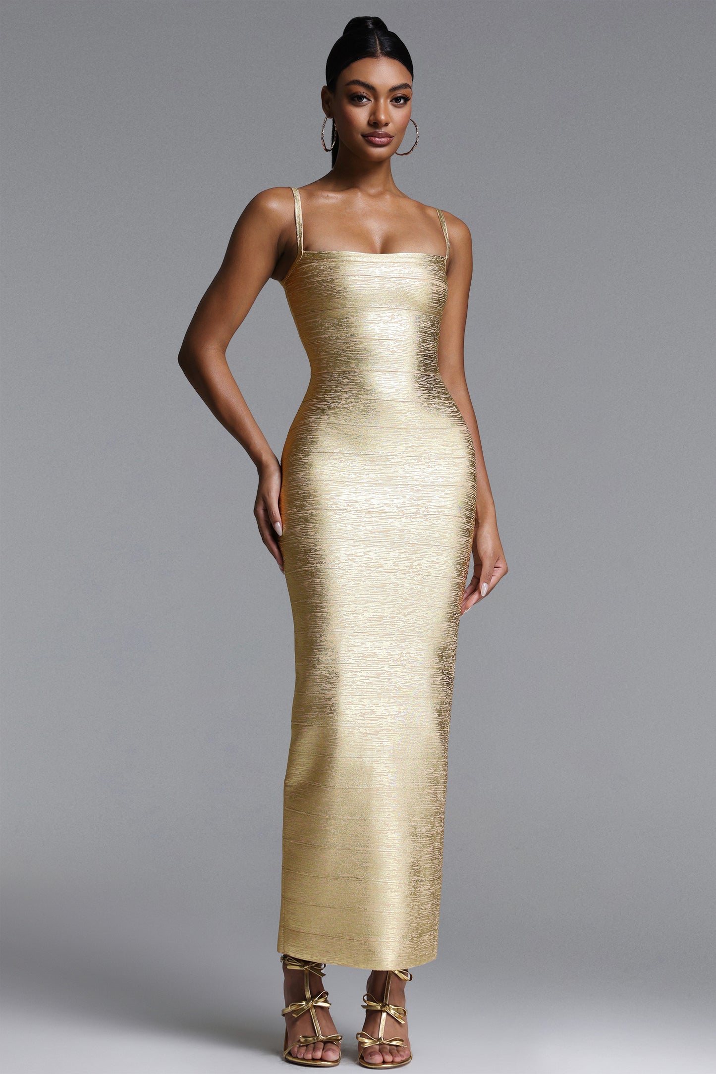 Vestido Maxi Lionce com Contorno Metálico em Tecido Bandage