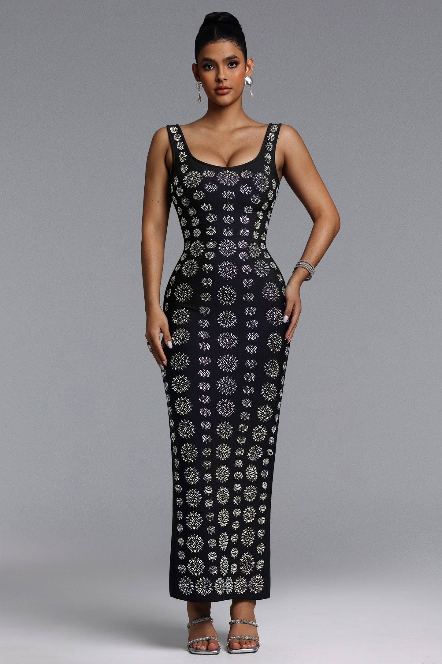 Vestido Maxi Lisa com Cristais em Bandage