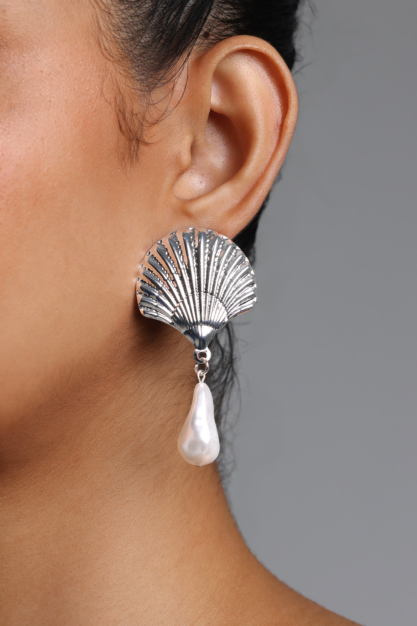 Brincos Yalia Fan Shell Pearl Drop