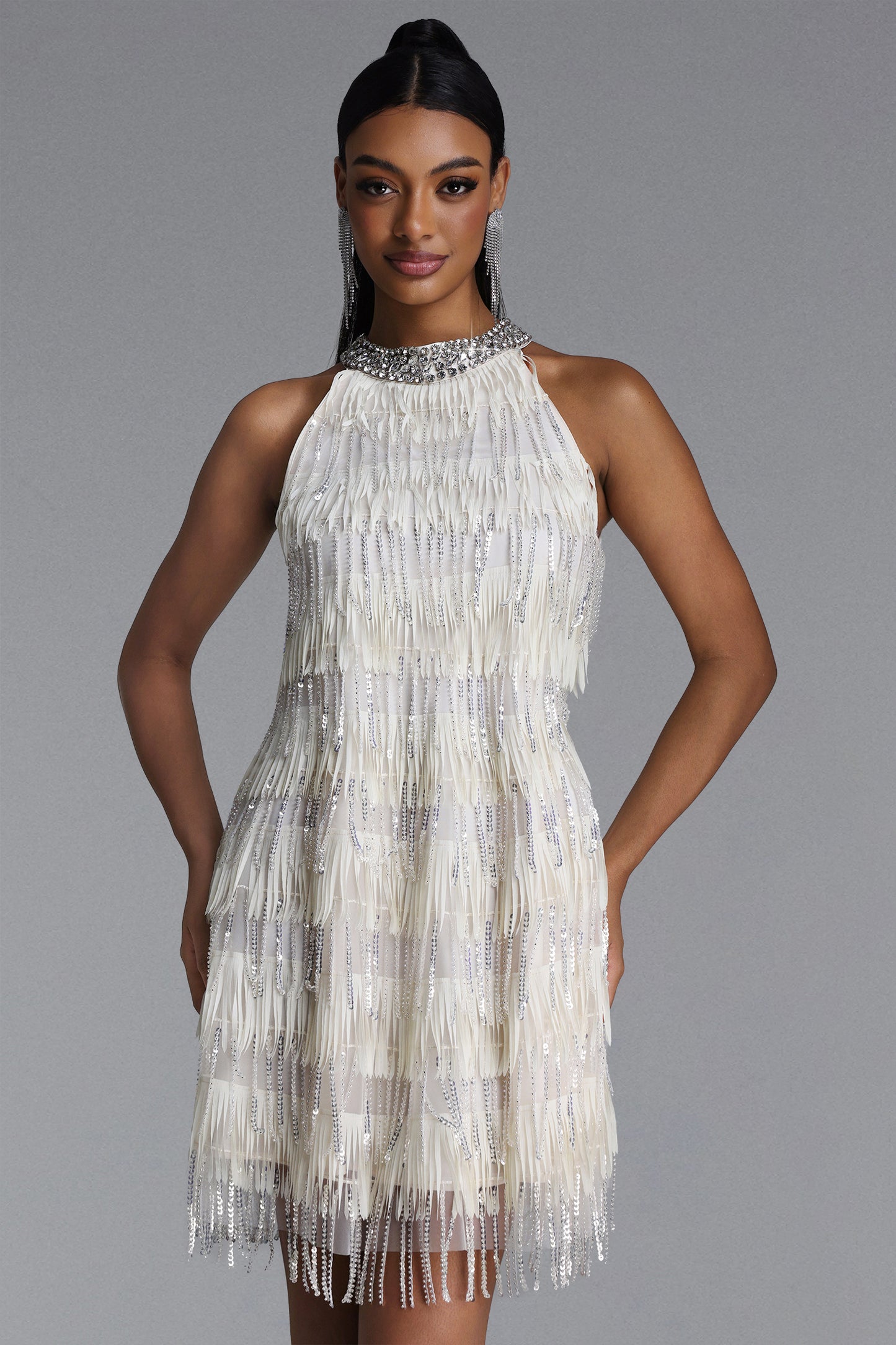 Vestido Minma Elegante com Paetês, Franjas e Borlas