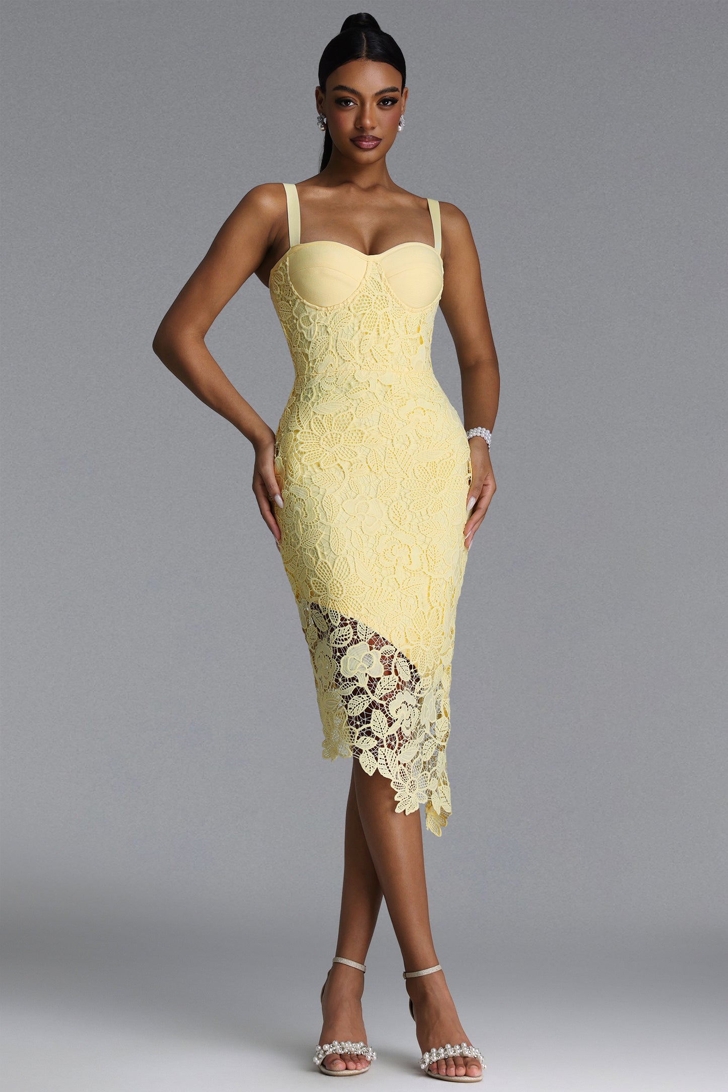 Vestido Midi Hanava Chic em Bandage e Renda