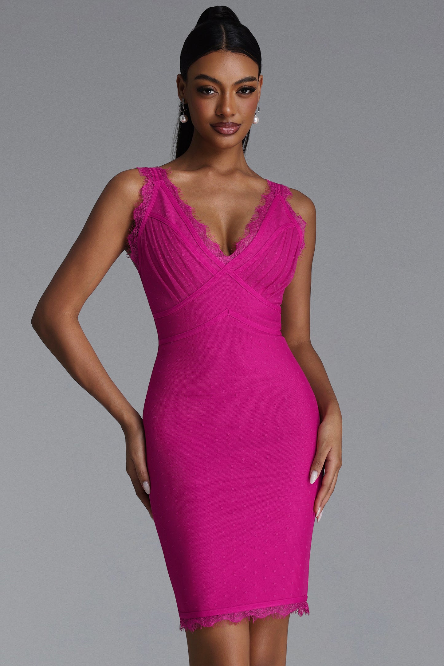 Vestido Mini Reggie em Bandage com Decote V Neck