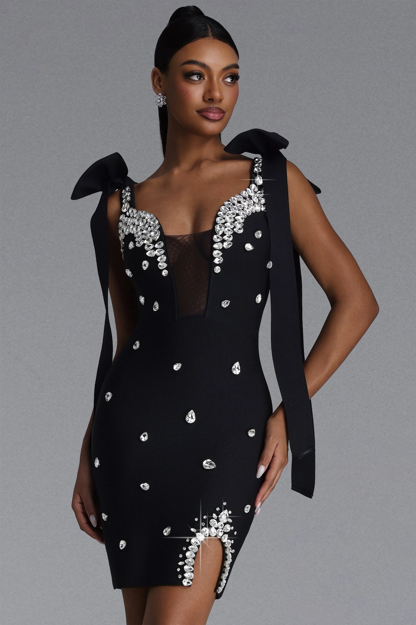 Vestido Curto Zatte Bandage com Laço e Strass Preto