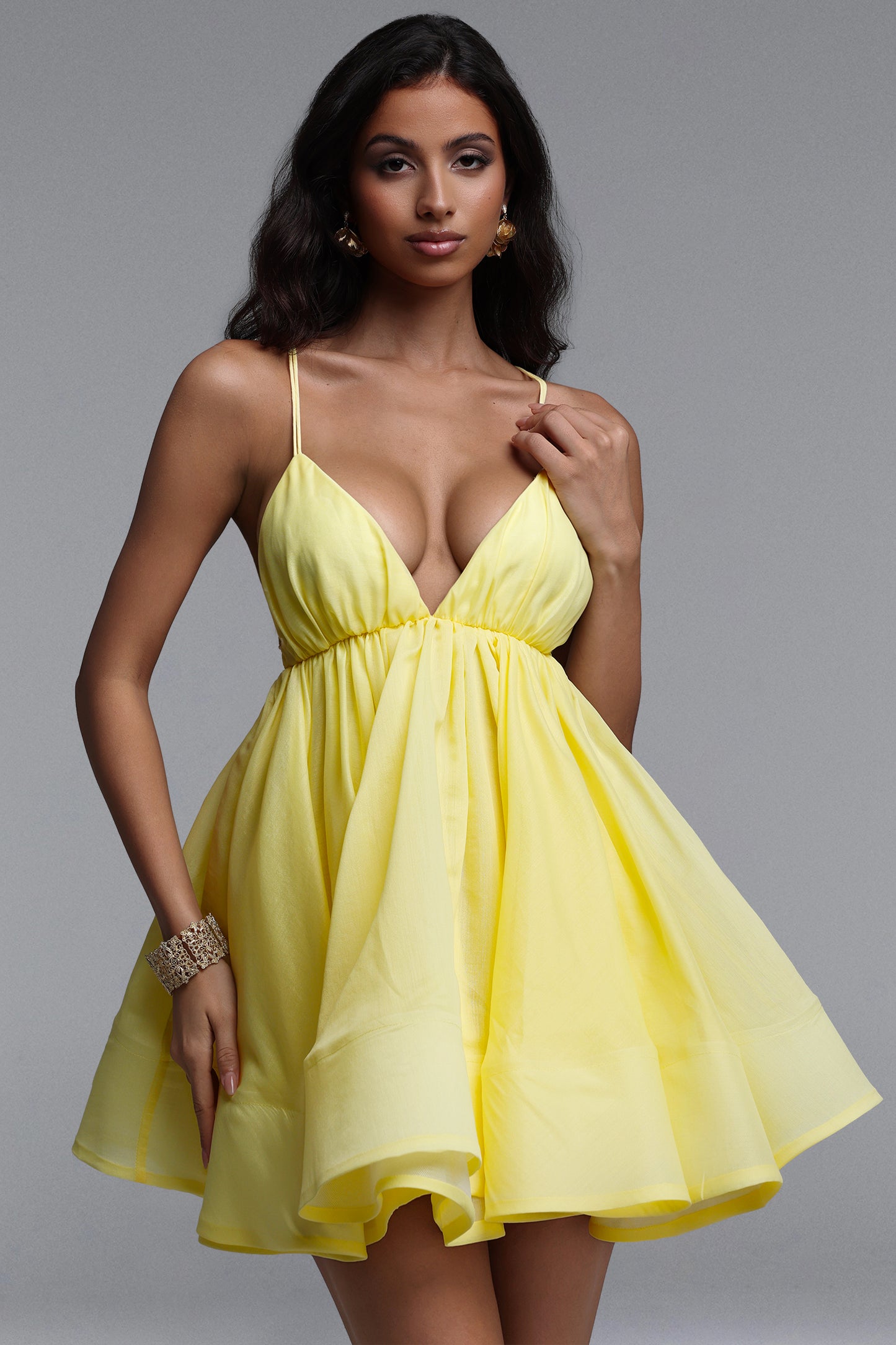 Vestido Darja Resort Fluido Sem Mangas em Organza
