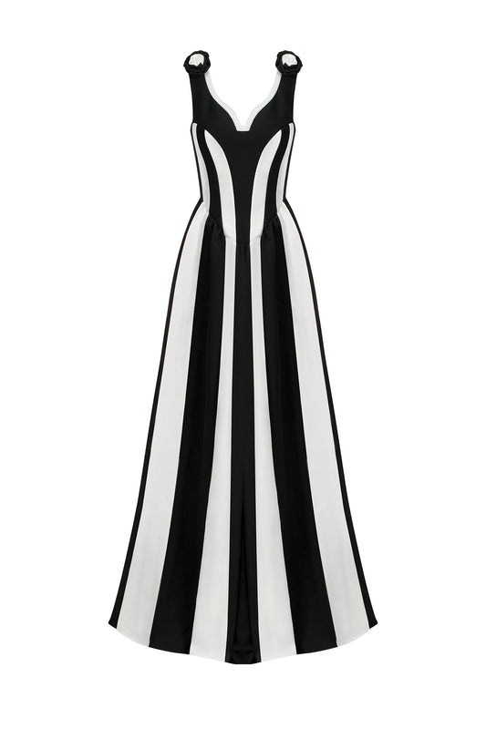Maxi Dress Omega com Aplicações de Flores