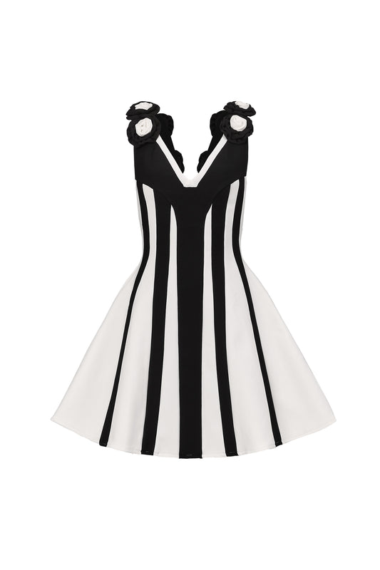 Vestido Serela Sem Mangas Decote V Bandage Flor Curto