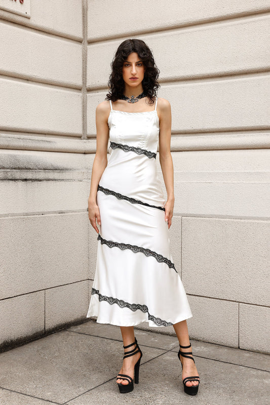 Vestido Scarlett Renda Maxi com Detalhe Assimétrico